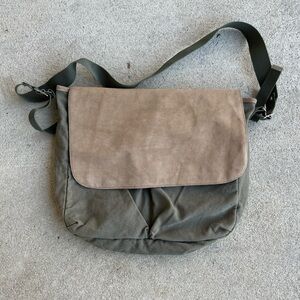 Vintage GAP Y2K 2002 Canvas Suede Messenger Laptop Oversized Bag Khaki Beige